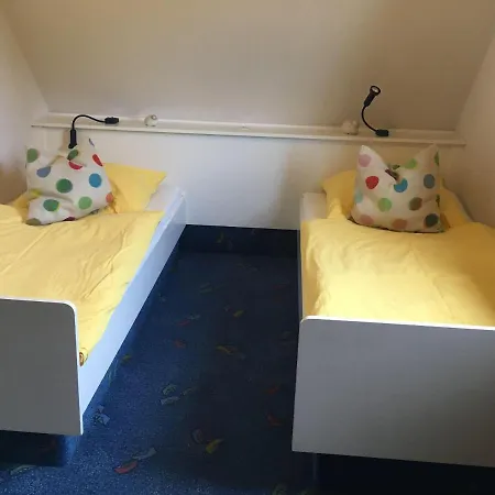 Wohnung-felsenauster-im-haus-muschelgarten * Alkersum